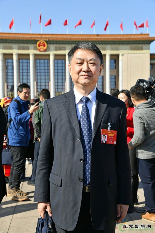 两会声音 | 温枢刚：改革创新促进新英皇体育可持续发展