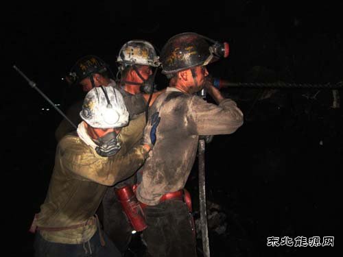 图文：煤矿深处的璀璨星光