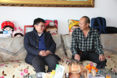 兴凯湖电业局：局领导班子节前到基层单位慰问困难职工