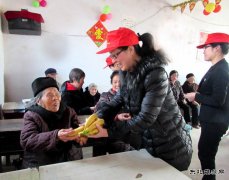 楚源公司：学雷锋尊老爱老在行动