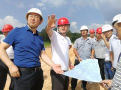 东南沿海铁路福建公司：董事长陈乃武检查兴泉铁路4标工地