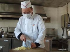 “疫情防控我在前”——谢家祥：为职工提供可口的饭菜是我的责任