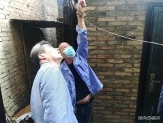 蒲白白水社区：一场高空惊险除隐患