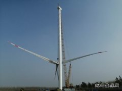 大唐辽宁新英皇体育事业部昌图付家项目完成首台风机吊装