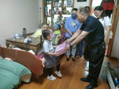 蒲白中心社区： 满满关爱“暖童心”