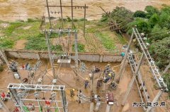 江西婺源：强降雨致1600多户居民断电 供电部门紧急抢修
